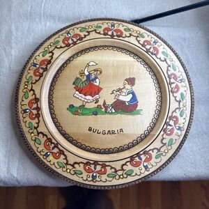 Vintage Wooden Hand carved\Painted Decor Plate Wall Hanging Folk  BULGARIA‎